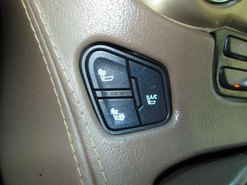 Used 2016 GMC Yukon Denali w/ Open Road Package image 24