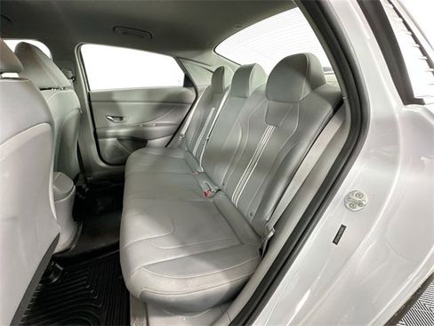 Used 2021 Hyundai Elantra SEL image 23