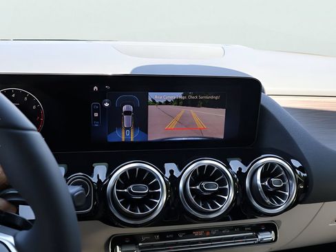 New 2026 Mercedes-Benz GLA 250 4MATIC image 22