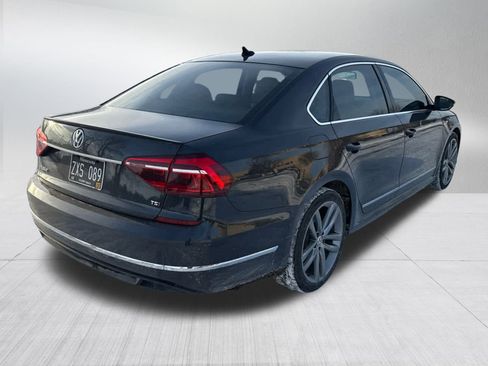 Used 2017 Volkswagen Passat 1.8T R-Line image 10