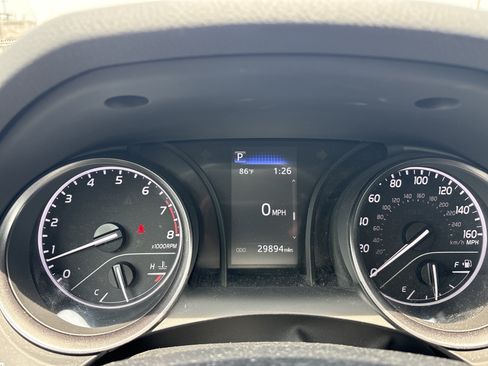 Used 2023 Toyota Camry SE FWD image 5