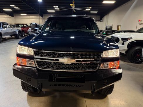 Used 2006 Chevrolet Silverado 2500 LT w/ Heavy-Duty Power Package AWD/4WD image 16