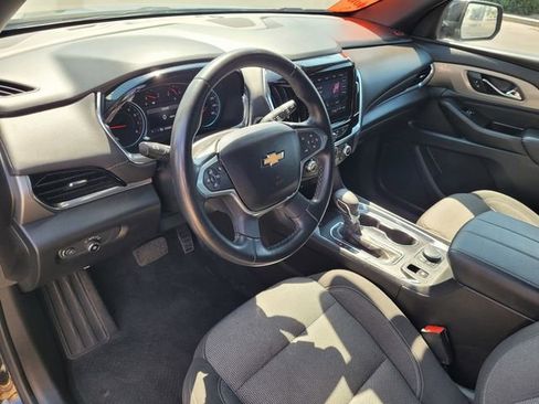 Used 2023 Chevrolet Traverse LT AWD/4WD image 7