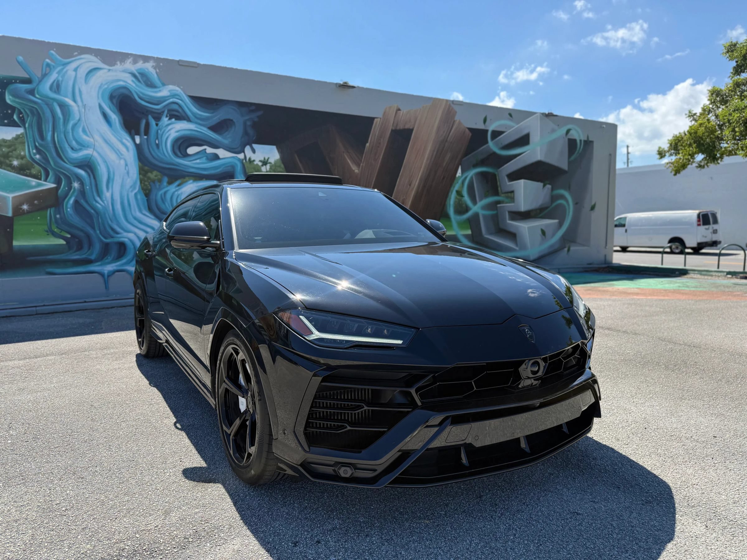 Used 2021 Lamborghini Urus AWD/4WD image 4
