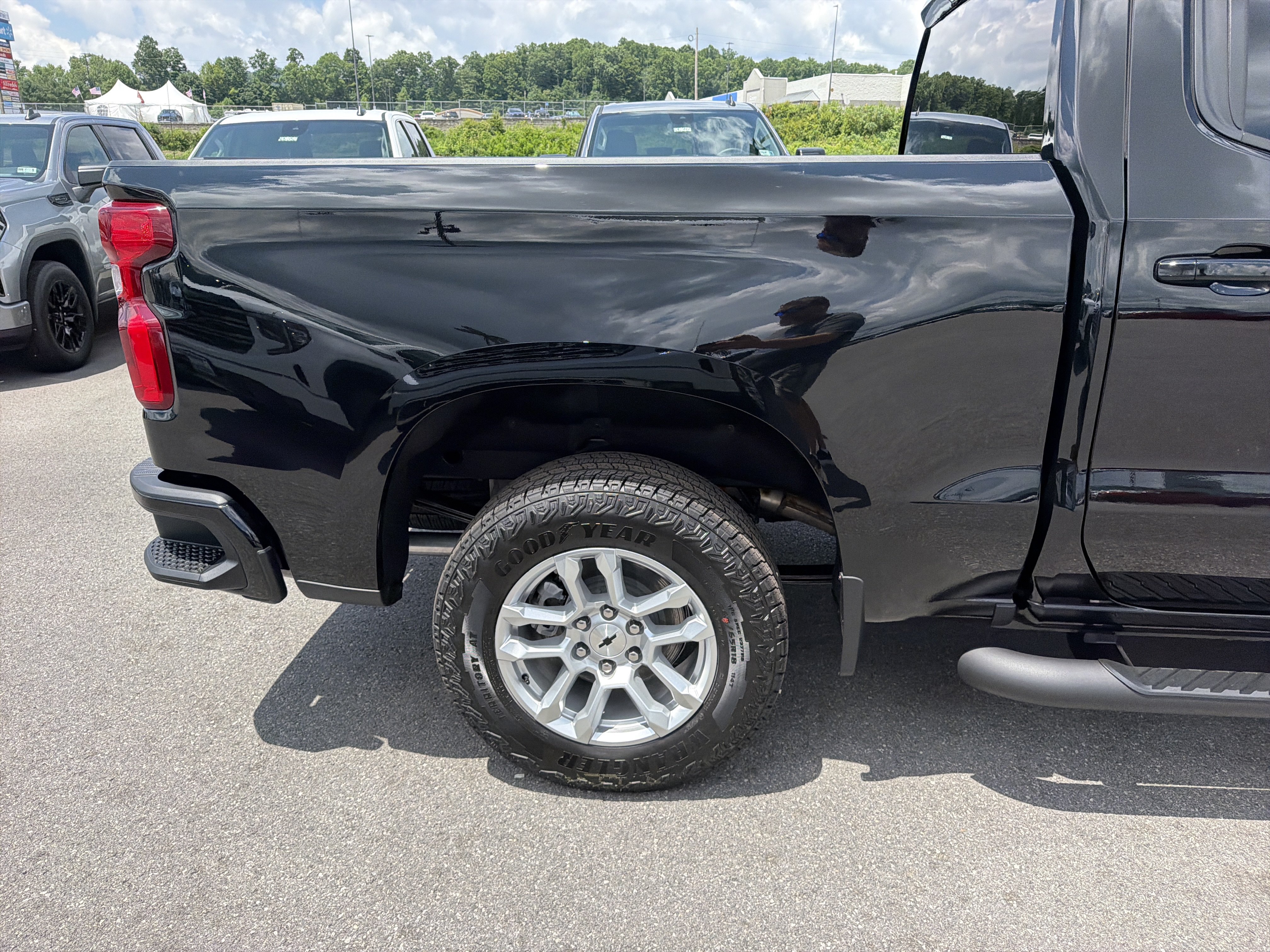 New 2026 Chevrolet Silverado 1500 RST AWD/4WD image 6