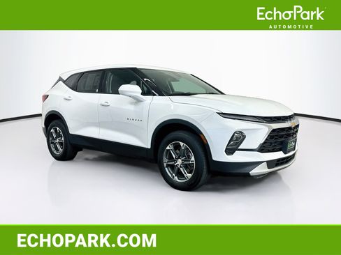 Used 2025 Chevrolet Blazer LT AWD/4WD image 1