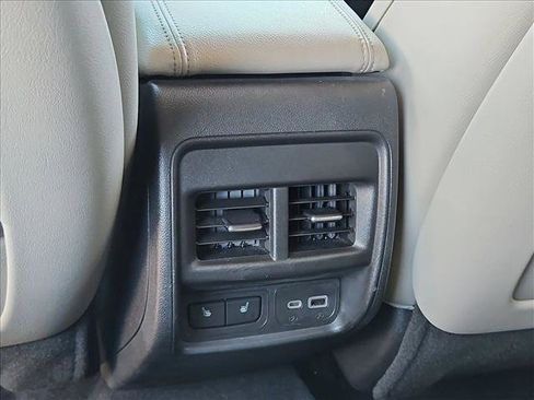 Used 2019 Cadillac XT4 Premium Luxury FWD image 16