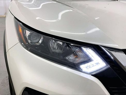 Used 2022 Nissan Rogue Sport SV AWD/4WD image 31