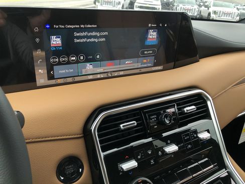 New 2025 Nissan Armada SL w/ Captain's Chari Seat Package image 29