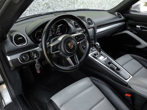 Used 2018 Porsche 718 Boxster image 3