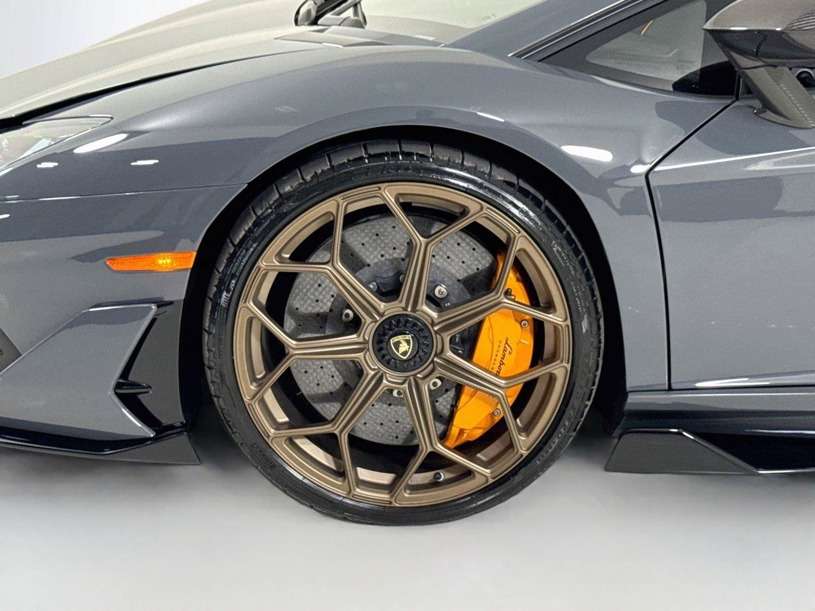 Used 2020 Lamborghini Aventador SVJ AWD/4WD image 37