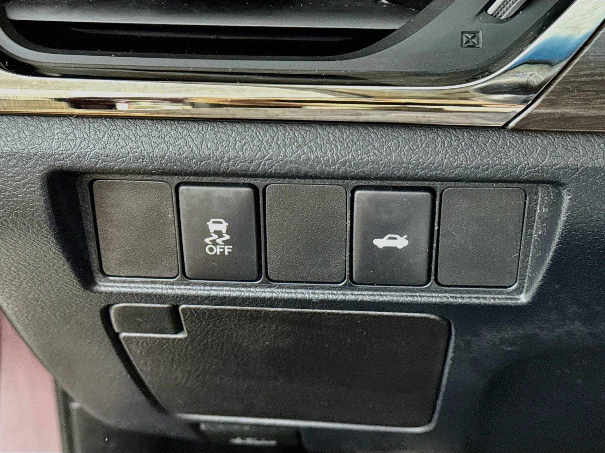 Used 2016 Toyota Avalon XLE Plus FWD image 12