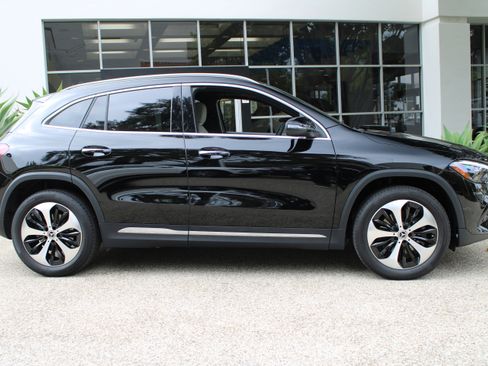 Used 2025 Mercedes-Benz GLA 250 4MATIC image 10