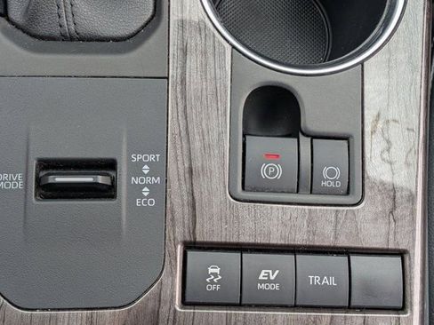 Used 2021 Toyota Highlander Limited AWD/4WD image 24