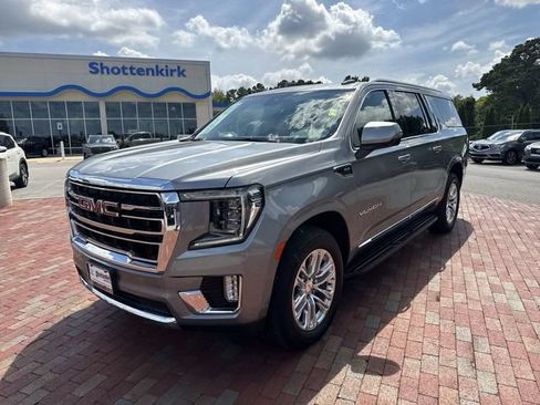Used 2023 GMC Yukon XL SLT w/ SLT Luxury Package AWD/4WD image 24