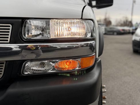 Used 2002 Chevrolet Silverado 3500 LS w/ Electrical Convenience Pkg image 75