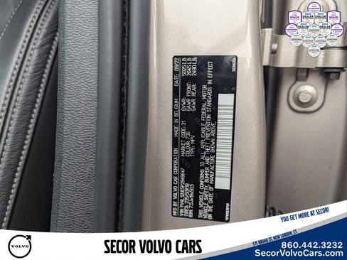 Certified 2023 Volvo XC40 B5 Plus image 28