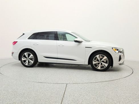 Used 2024 Audi Q8 e-tron Premium Plus w/ Premium Plus Package AWD/4WD image 4
