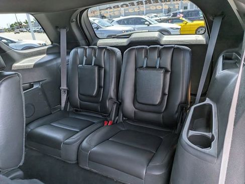 Used 2014 Ford Explorer XLT w/ Equipment Group 202A FWD image 19
