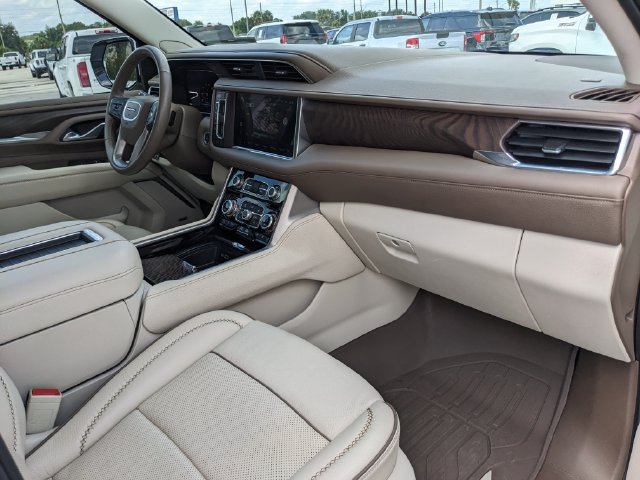 Used 2023 GMC Yukon XL Denali RWD image 15
