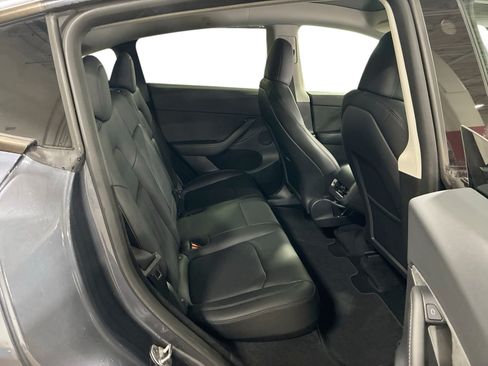 Certified 2023 Tesla Model Y Long Range AWD/4WD image 11