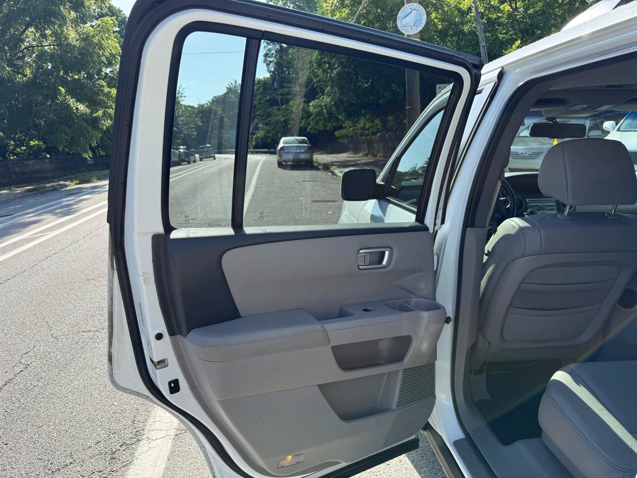 Used 2010 Honda Pilot EX-L image 11