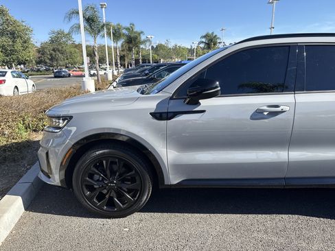Used 2022 Kia Sorento SX FWD image 2