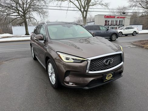 Used 2019 INFINITI QX50 Essential w/ Premium Heat Package image 3
