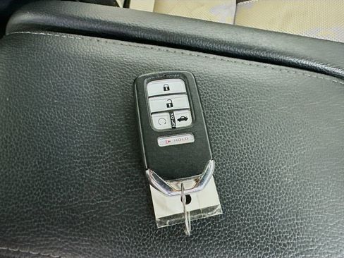 Used 2016 Honda Civic Touring image 40