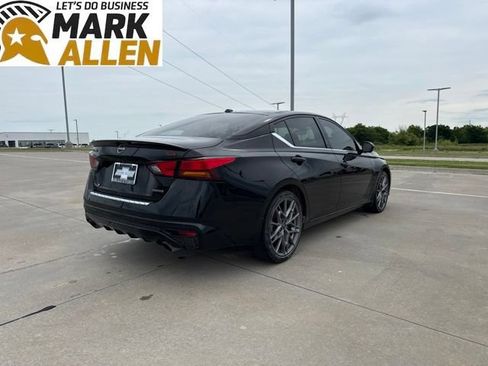 Used 2023 Nissan Altima 2.0 SR FWD image 5