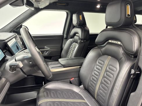 Used 2025 Rivian R1S Adventure AWD/4WD image 20