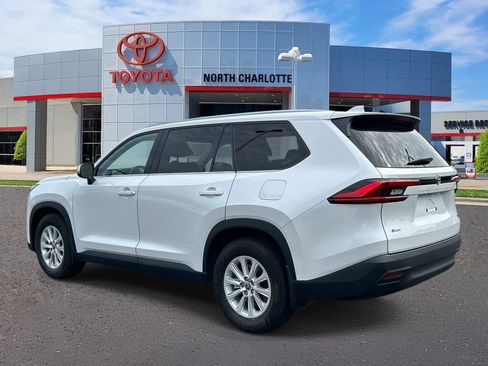 Used 2024 Toyota Grand Highlander XLE FWD image 5