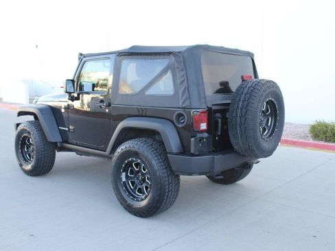 Used 2012 Jeep Wrangler Rubicon w/ PWR Convenience Group AWD/4WD image 6
