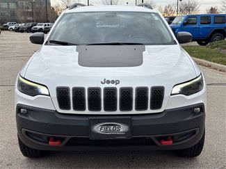Used 2019 Jeep Cherokee Trailhawk video 2