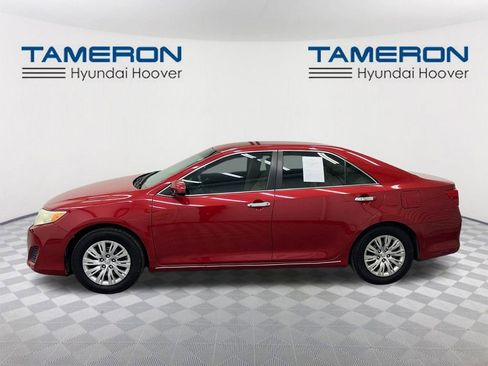 Used 2014 Toyota Camry L image 2