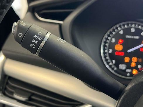 Used 2020 Cadillac XT4 Premium Luxury image 24