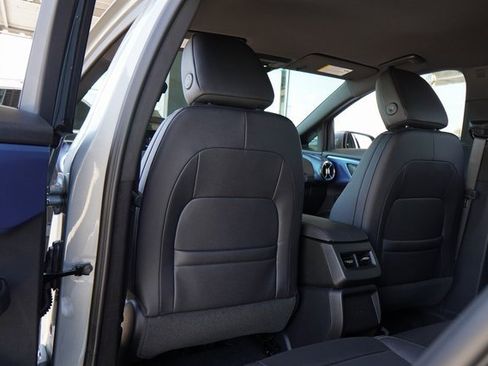 New 2025 Chevrolet Equinox EV LT image 27