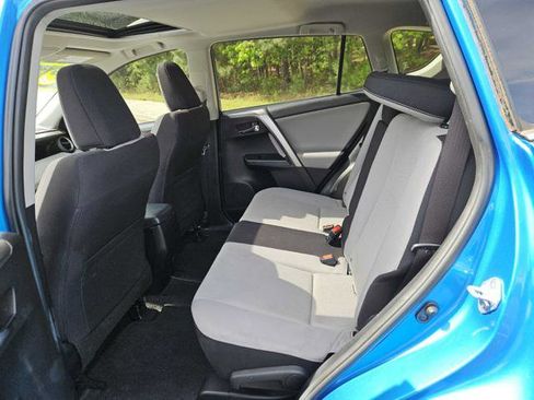 Used 2017 Toyota RAV4 XLE FWD image 19