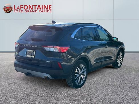 Used 2022 Ford Escape Titanium w/ Class II Trailer Tow Package image 7