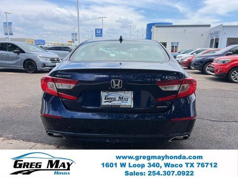 Used 2018 Honda Accord Touring image 6
