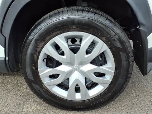 Used 2022 Toyota Corolla Cross L image 8