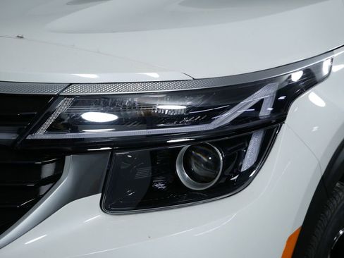 New 2026 Kia Seltos S image 14