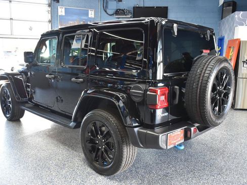 Used 2023 Jeep Wrangler Unlimited Sahara AWD/4WD image 7