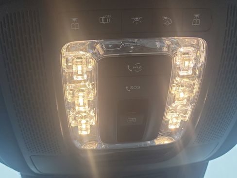 Used 2024 Mercedes-Benz GLS 450 4MATIC image 30