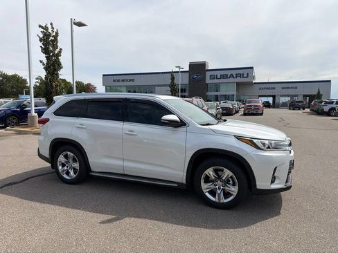 Used 2019 Toyota Highlander Limited Platinum AWD/4WD image 1