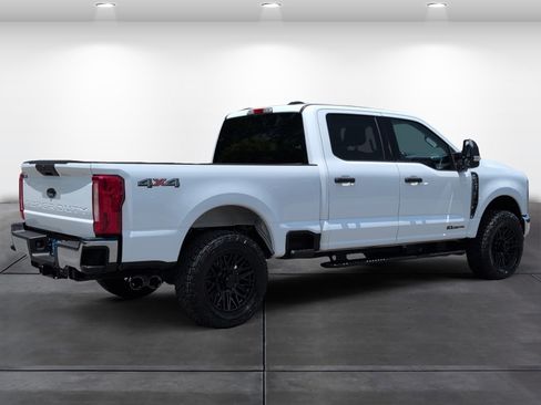 Used 2026 Ford F250 XLT AWD/4WD image 7