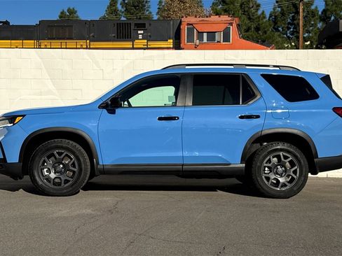 Certified 2024 Honda Pilot TrailSport image 10