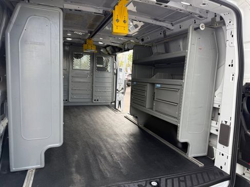 Used 2020 Ford Transit 250 Low Roof RWD image 28
