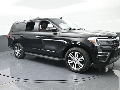 Used 2024 Ford Expedition Limited image 8