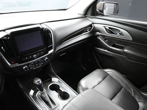 Used 2019 Chevrolet Traverse LT w/ LT Premium Package image 11